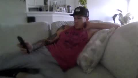 Snapshot of trash_man1989 chatting on January 2025 08:37:02 PM trash_man1989 online show from January 2025 08:37:02 PM