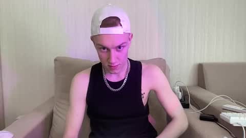 Travis online show from April 2026 06:19:01 AM