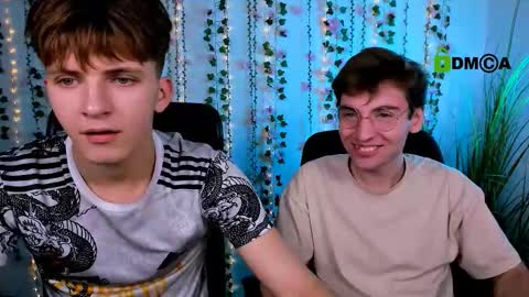 Travis online show from October 2025 07:24:02 PM