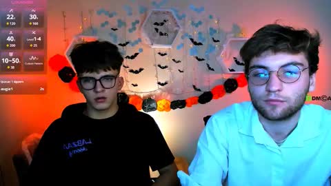 Travis online show from October 2025 07:19:02 PM