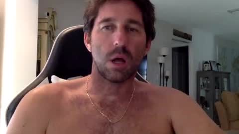 Snapshot of traviskenn chatting on September 2025 06:52:01 PM TravisKenn online show from September 2025 06:52:01 PM