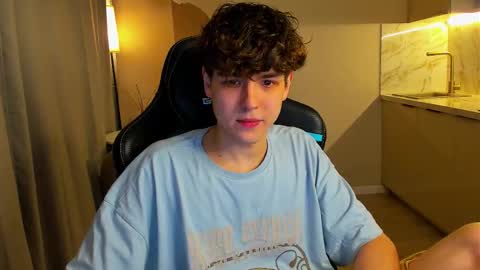 travisrivas online show from October 2025 03:56:02 PM