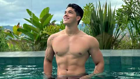 Travis online show from October 2025 02:14:02 PM