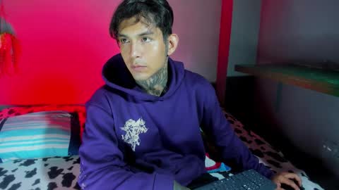 Snapshot of travistanner28 chatting on October 2025 02:20:01 AM TRAV - INDEPENDENT MODEL online show from October 2025 02:20:01 AM