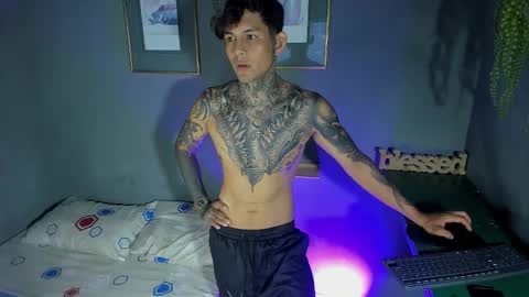 Snapshot of travistanner28 chatting on October 2025 04:13:02 AM TRAV - INDEPENDENT MODEL online show from October 2025 04:13:02 AM