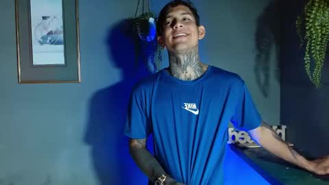 Snapshot of travistanner28 chatting on October 2025 01:53:02 AM TRAV - INDEPENDENT MODEL online show from October 2025 01:53:02 AM