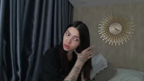 Sarah And Jon online show from January 2025 11:27:02 PM