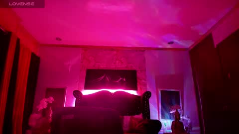 Jade online show from December 2024 10:55:02 AM