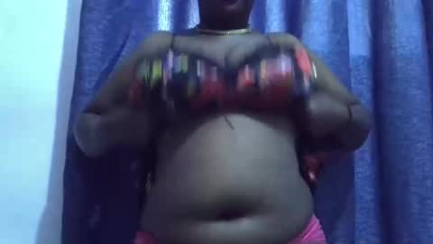 trendybootie online show from March 2026 02:25:02 PM