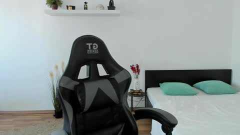 Trent online show from February 2025 09:21:01 AM