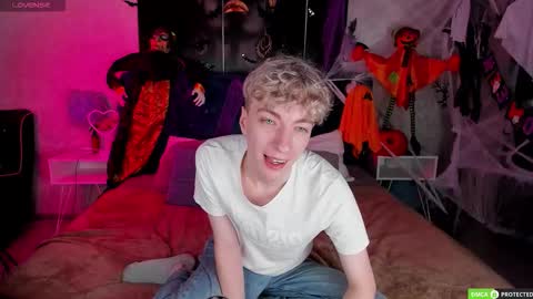 TrevorBenson online show from October 2025 06:03:02 PM