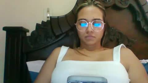 triana_bell online show from December 2024 09:17:01 PM