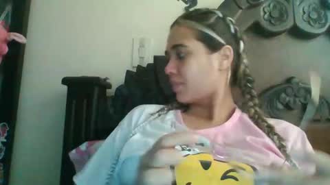 triana_bell online show from December 2024 08:01:02 PM