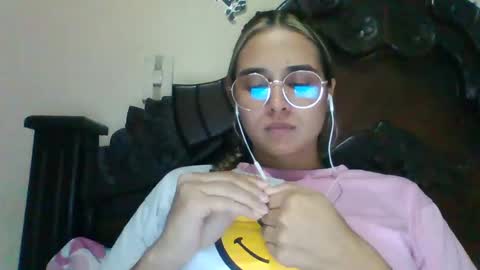 triana_bell online show from December 2024 02:41:02 AM