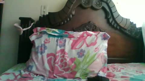 triana_bell online show from December 2024 05:59:02 PM