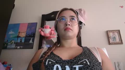 triana_bell online show from February 2026 04:14:02 PM