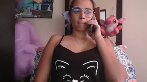 triana_bell online show from April 2026 04:30:02 PM