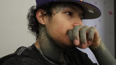 - trieone online show from October 2025 09:32:02 PM