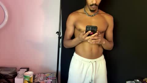 Snapshot of trillahung chatting on May 2026 12:35:02 PM WapBopper online show from May 2026 12:35:02 PM
