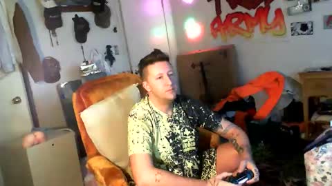 trillnonymau5 online show from December 2024 07:11:02 PM