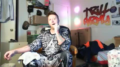 trillnonymau5 online show from January 2025 12:18:01 AM