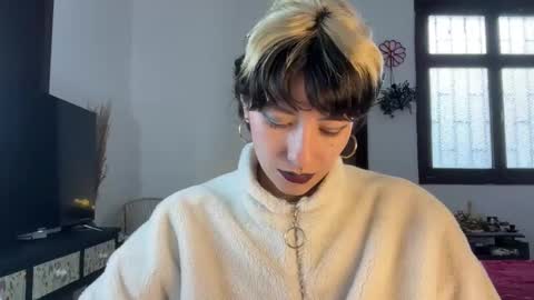 Snapshot of trinitysecrets chatting on January 2025 10:29:02 PM trinitysecrets online show from January 2025 10:29:02 PM