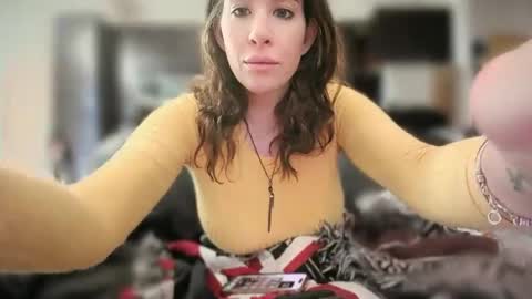 Snapshot of trinityxsecret chatting on January 2025 08:18:01 PM MadisonMontgomery online show from January 2025 08:18:01 PM