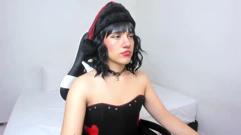 Triny online show from December 2024 11:06:02 AM