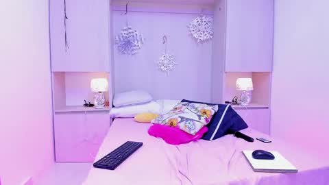 Snapshot of trishamoon chatting on December 2024 07:05:01 AM TRISHA online show from December 2024 07:05:01 AM
