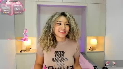 Snapshot of trishamoon chatting on January 2025 10:08:01 AM TRISHA online show from January 2025 10:08:01 AM