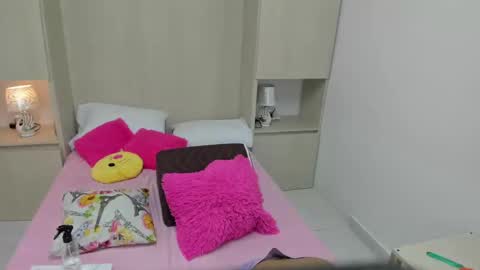 Snapshot of trishamoon chatting on January 2025 03:58:02 AM TRISHA online show from January 2025 03:58:02 AM