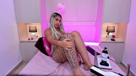 Snapshot of trishamoon chatting on February 2025 07:16:02 AM TRISHA online show from February 2025 07:16:02 AM
