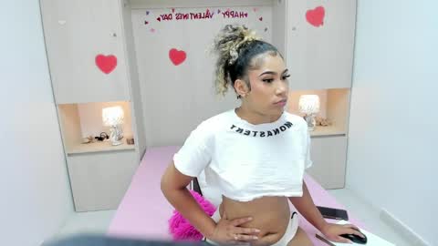 Snapshot of trishamoon chatting on February 2025 04:03:02 AM TRISHA online show from February 2025 04:03:02 AM