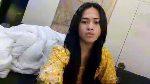 Trishia00 online show from November 2025 05:04:02 PM