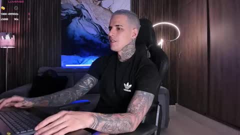 Snapshot of trisstan_ chatting on October 2025 08:59:02 PM Alexander online show from October 2025 08:59:02 PM