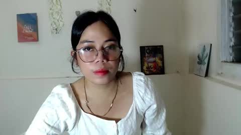 Snapshot of trixie_foxslut chatting on November 2025 10:02:02 AM trixie_foxslut online show from November 2025 10:02:02 AM