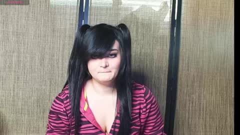 Snapshot of trixiedoescamcam chatting on January 2025 02:24:02 PM trixiedoescamcam online show from January 2025 02:24:02 PM
