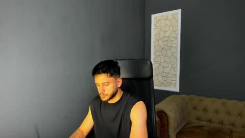 Snapshot of troywade chatting on May 2026 05:03:02 AM TroyWade online show from May 2026 05:03:02 AM