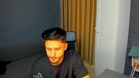 Snapshot of troywade chatting on May 2026 04:39:02 AM TroyWade online show from May 2026 04:39:02 AM