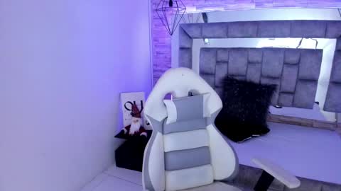 Snapshot of truelove_art chatting on December 2024 12:03:01 PM online show from December 2024 12:03:01 PM