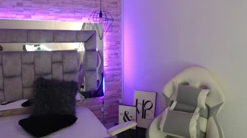 Snapshot of truelove_art chatting on February 2025 12:14:02 PM online show from February 2025 12:14:02 PM