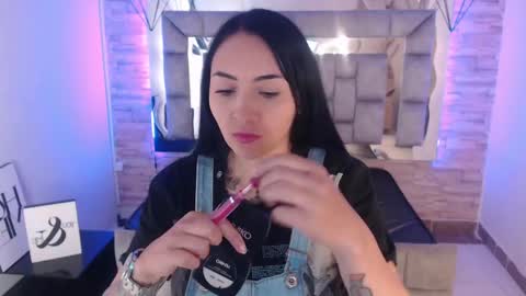 Snapshot of truelove_art chatting on February 2025 11:41:01 AM online show from February 2025 11:41:01 AM