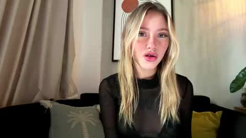 Mia online show from February 2026 05:06:01 AM