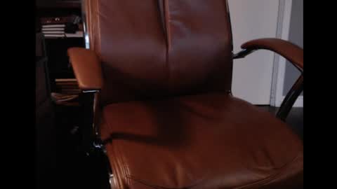 trvler72 online show from April 2026 12:53:01 AM
