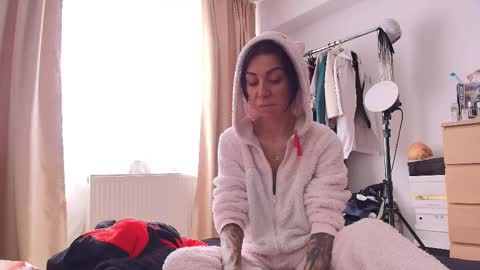 Snapshot of trynaruh chatting on February 2025 01:33:01 PM Judith online show from February 2025 01:33:01 PM