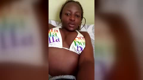 Snapshot of trysha_babe chatting on June 2026 10:20:01 AM Pauline online show from June 2026 10:20:01 AM