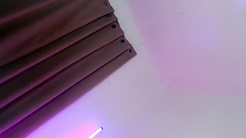 Julian online show from March 2025 06:22:02 PM