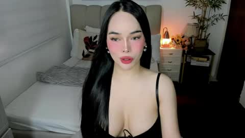 Snapshot of tspearlofasia chatting on July 2026 01:32:02 AM Graciella online show from July 2026 01:32:02 AM
