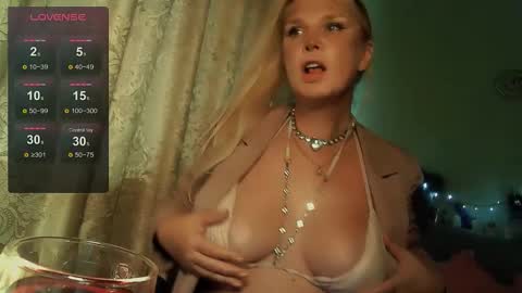 Annika online show from October 2025 09:09:01 AM