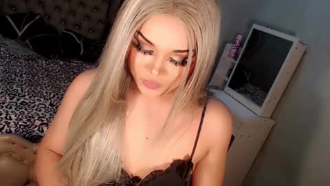 Snapshot of tsscarlett_xx chatting on October 2025 05:21:01 PM jayvie online show from October 2025 05:21:01 PM
